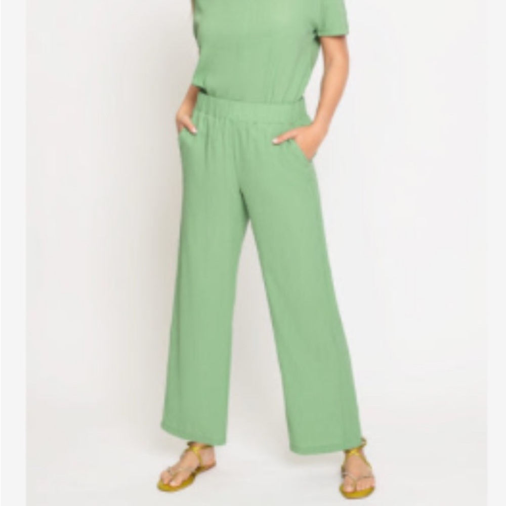 NWT summer light Green Women's Pants